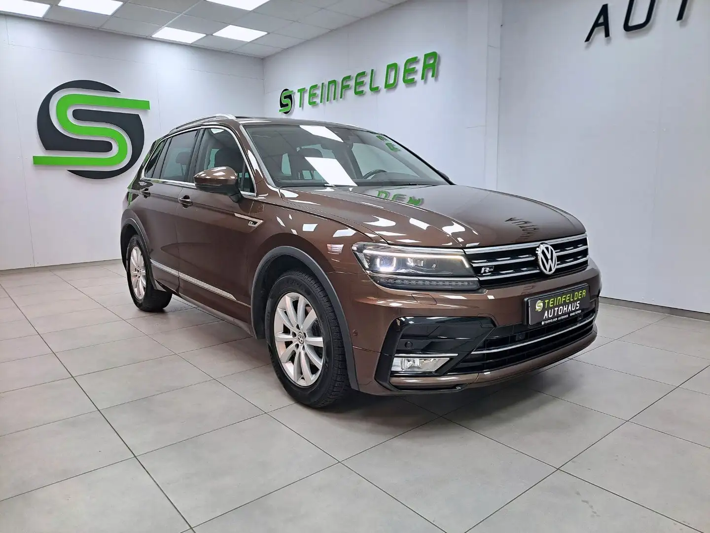 Volkswagen Tiguan 1.4 TSI R LINE / ACC / PANOR / DIG.TACHO Brun - 1