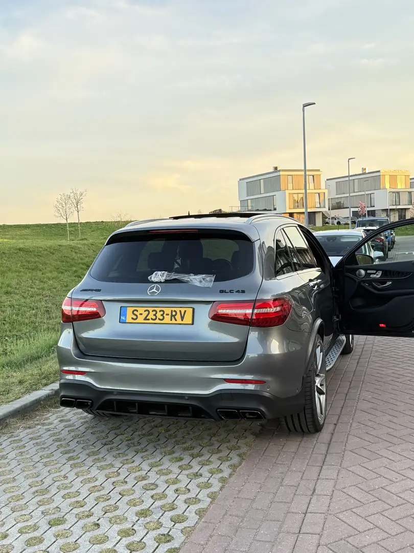 Mercedes-Benz GLC 43 AMG 4MATIC Szürke - 2