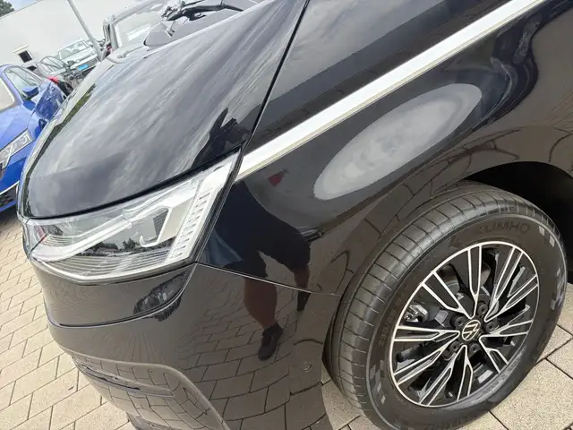 Volkswagen Multivan view 7