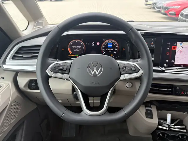 Volkswagen Multivan view 14