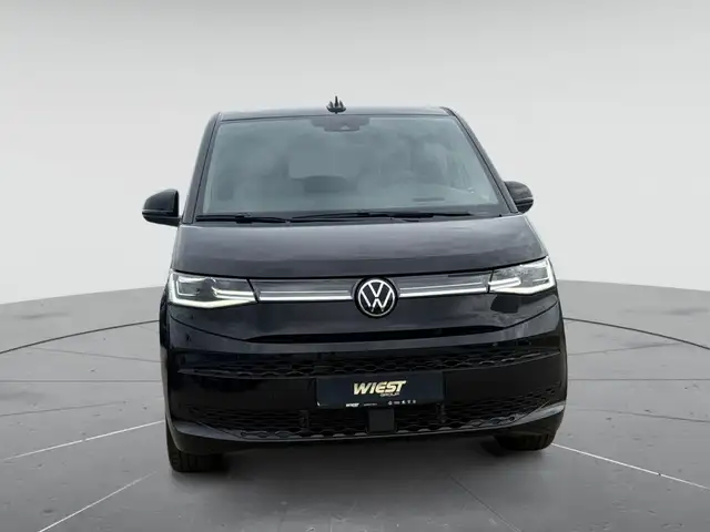 Volkswagen Multivan view 3