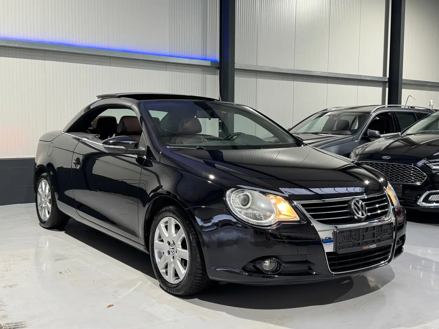 Volkswagen Eos 1.4 Edition LEDER KLIMAAUT SHZ MFL AHK PDC Schwarz - 1