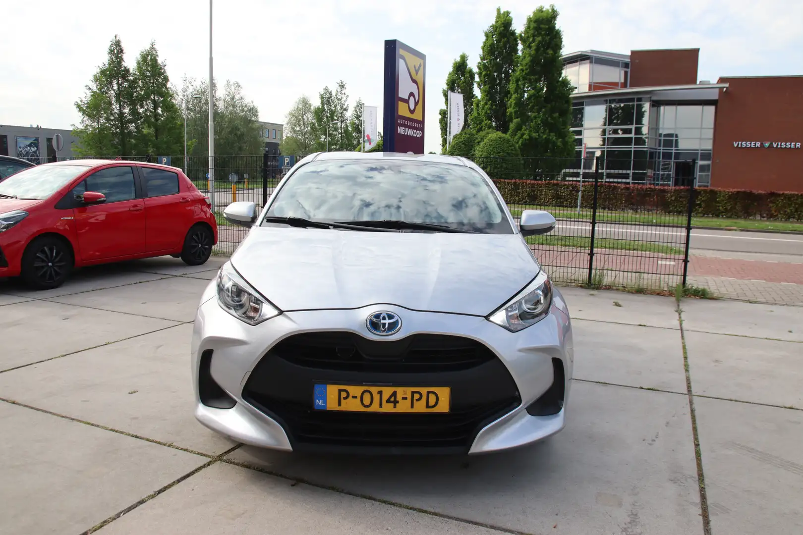 Toyota Yaris 1.5 Hybrid Sparco Clima, Carplay-Camera, Cruise, N Gris - 2
