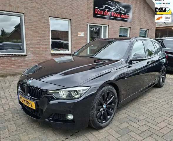 BMW 320 3-serie Touring 320i M Sport. O.a. carplay, leder,