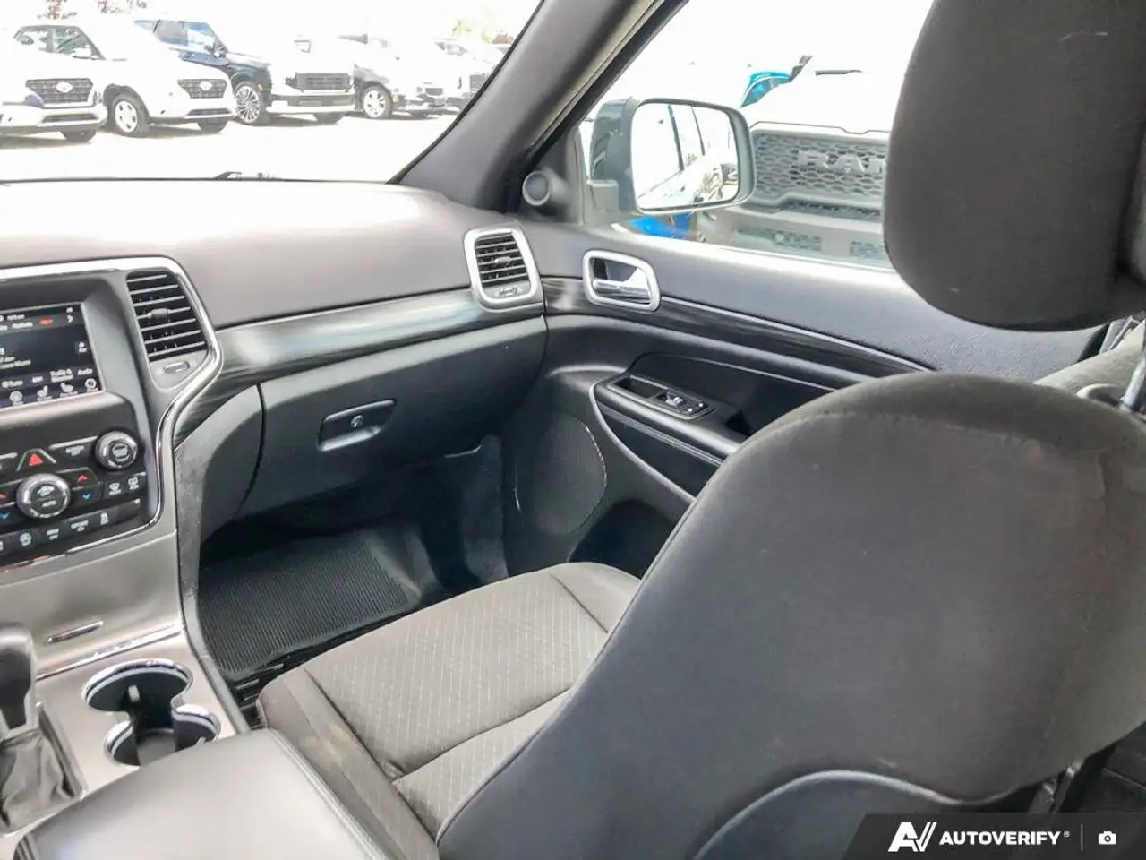 Jeep Grand Cherokee снимка Jeep Grand Cherokee