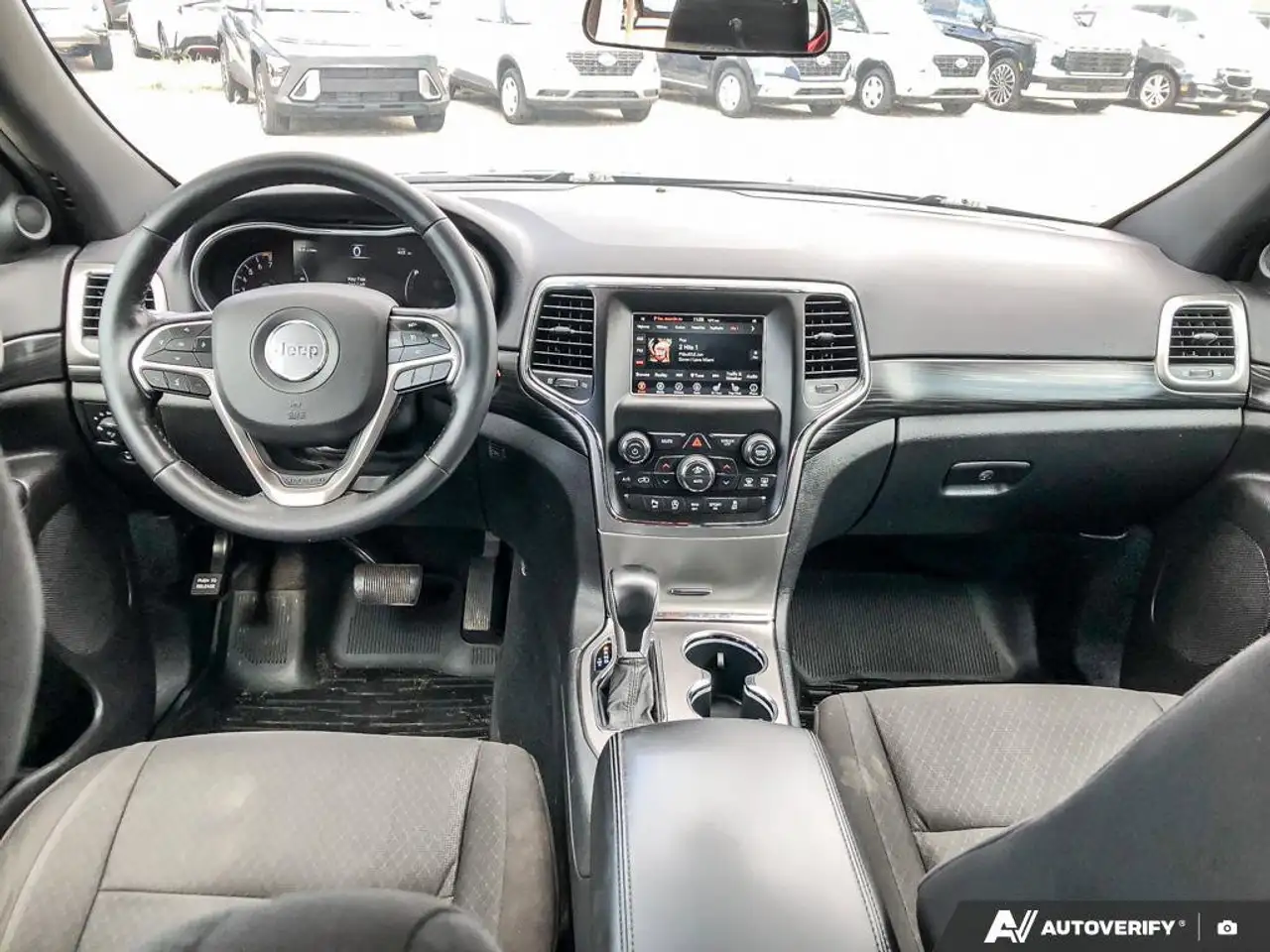 Jeep Grand Cherokee снимка Jeep Grand Cherokee
