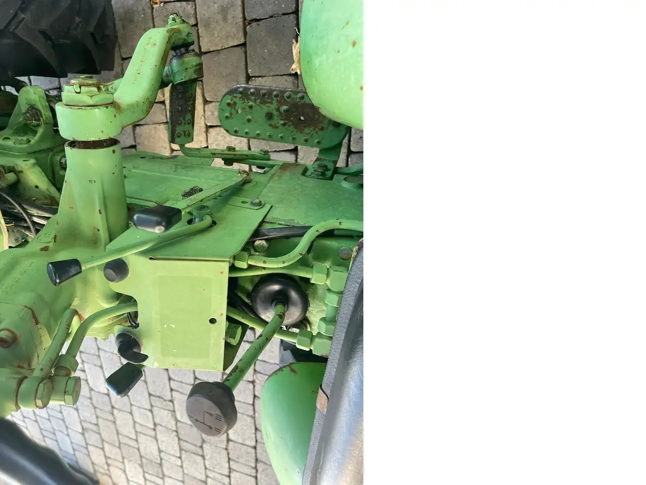 A 30 Allrad Schlepper mit Fräse und Rasenreifen, foto 8