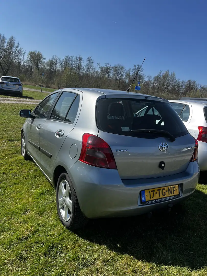Toyota Yaris 1.3 VVT-i Multi Mode Sol - 2