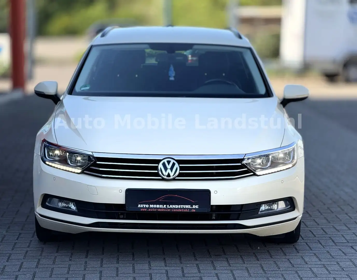 Volkswagen Passat Variant PASSAT*2.0-TDI*HIGHLINE*LED*NAVI*LEDER*ACC*1HAND - 2