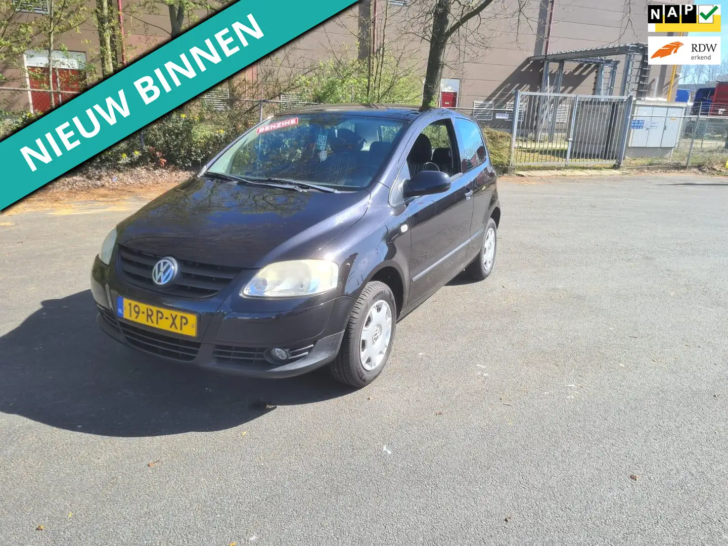 Volkswagen Fox 1.4 Trendline LEUKE AUTO RIJDT EN SCHAKELT GOED Zwart - 1