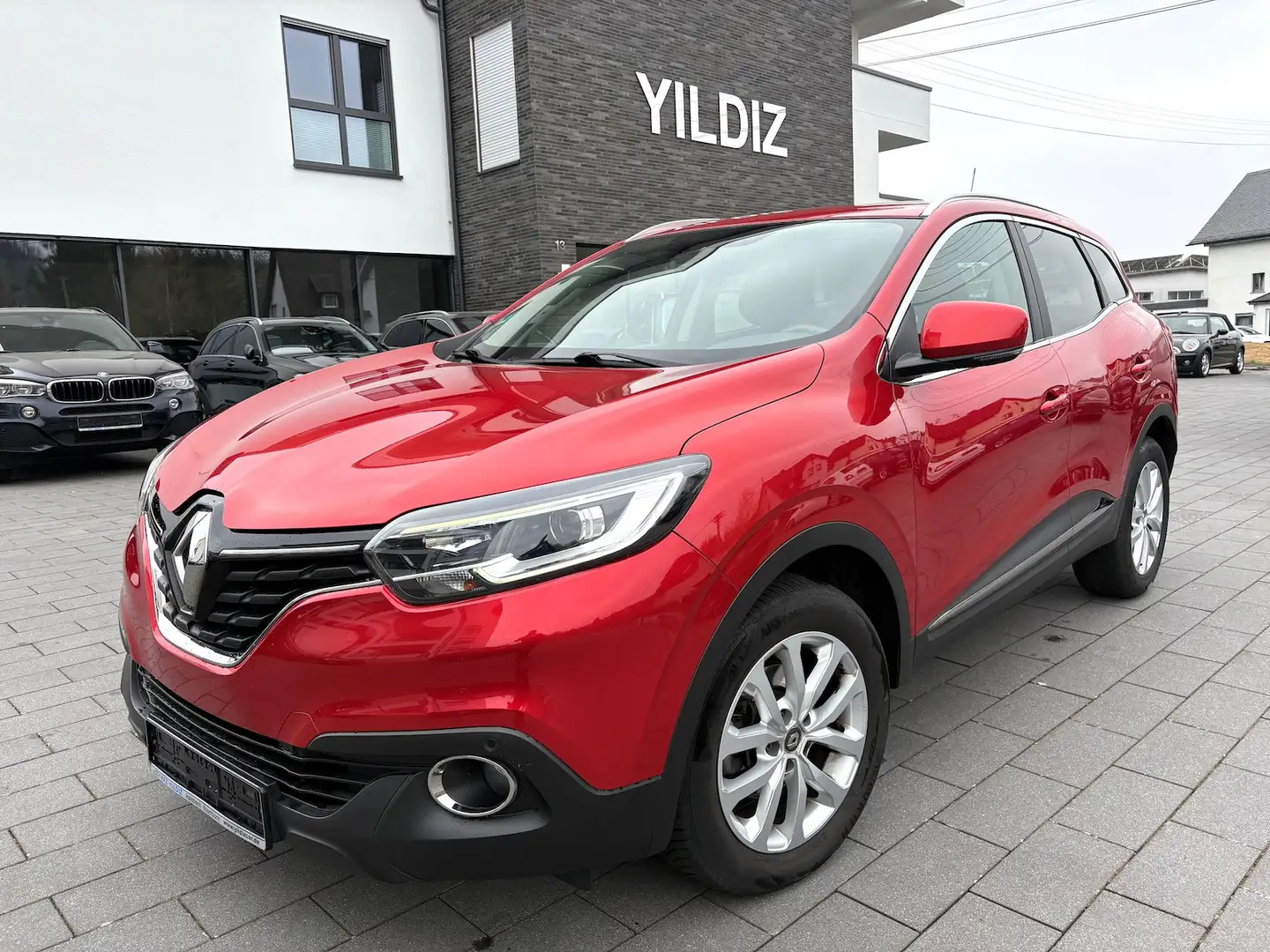 Renault Kadjar ENERGY TCE 130 *SERVICE + TÜV NEU* Rouge - 1