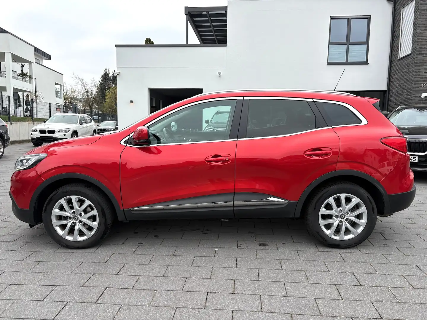 Renault Kadjar ENERGY TCE 130 *SERVICE + TÜV NEU* Rosso - 2