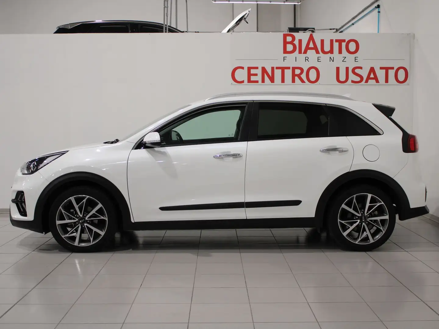 Kia Niro 1.6 GDi DCT HEV Style N1 Autocarro 4 posti Bianco - 2