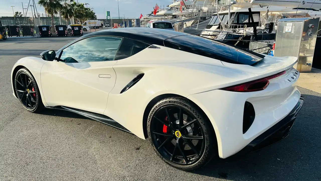 Lotus Emira 2024