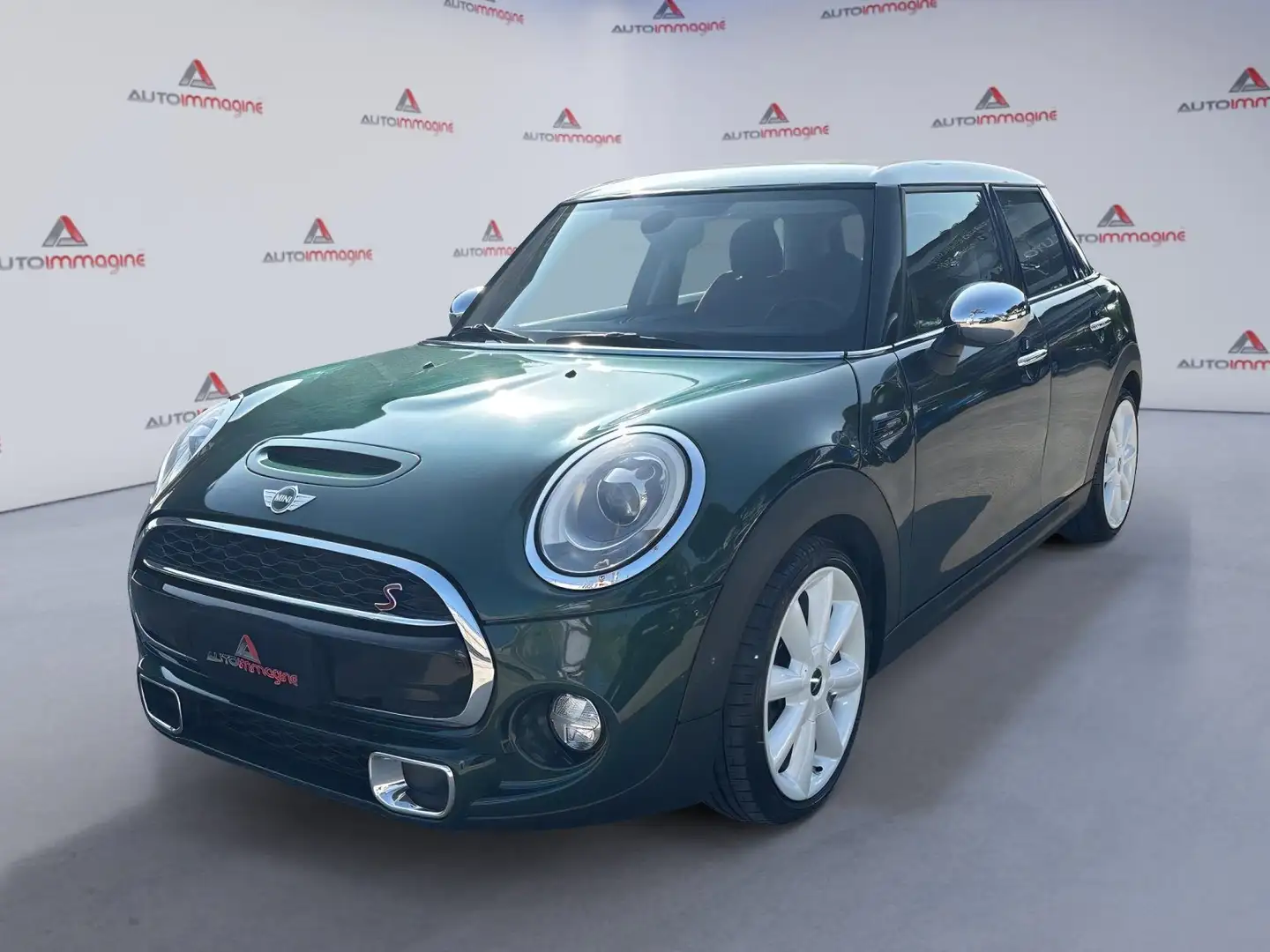 MINI Cooper SD 2.0 Cooper SD aut. 5 porte Verde - 1