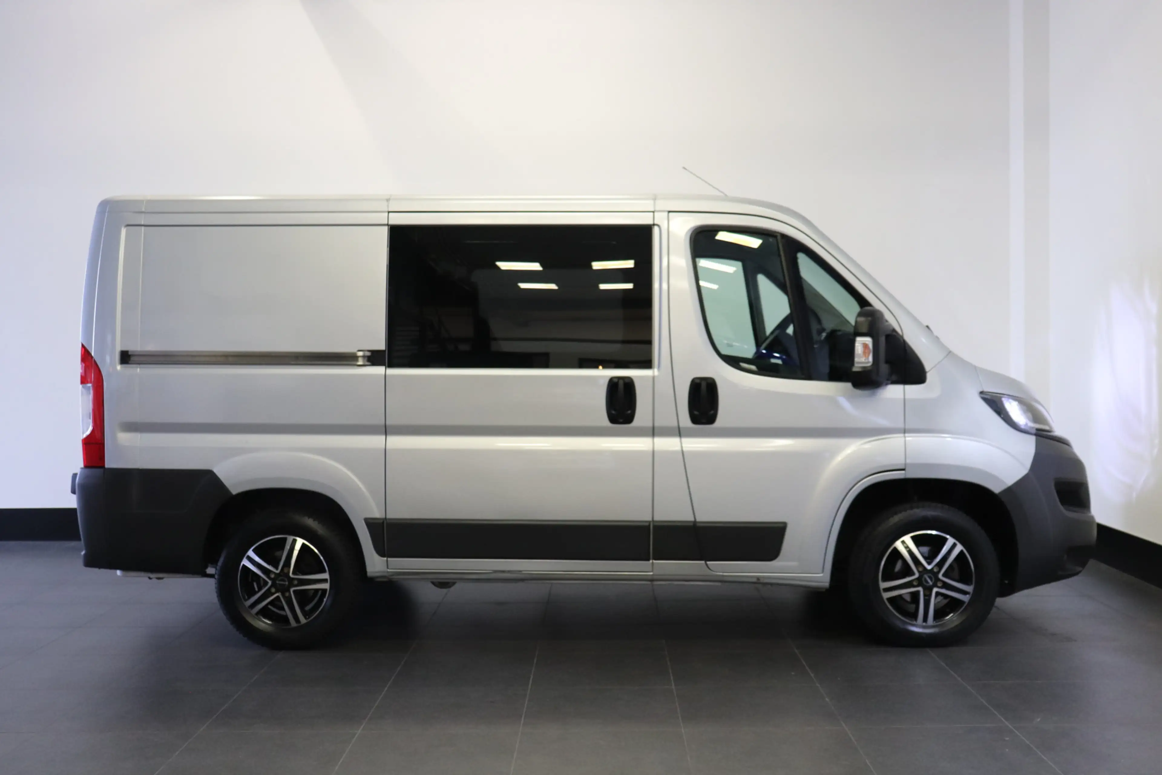 Peugeot Boxer 330 2.2 HDI L1H1 XR DC Inruil Ivo — photo 7