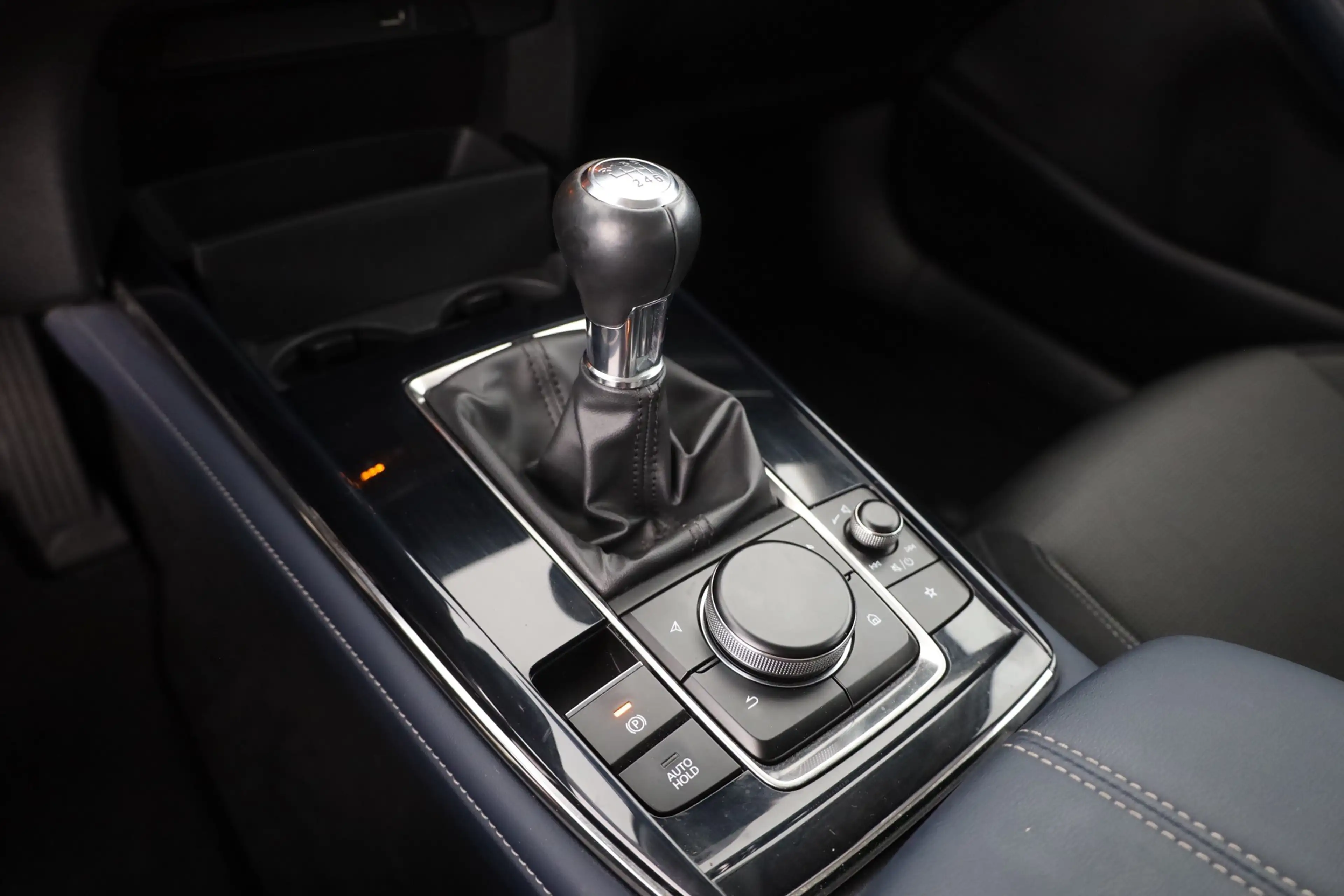 Mazda CX-30 2.0 LED 360° Head-Up Navi Sitzheizung — photo 13