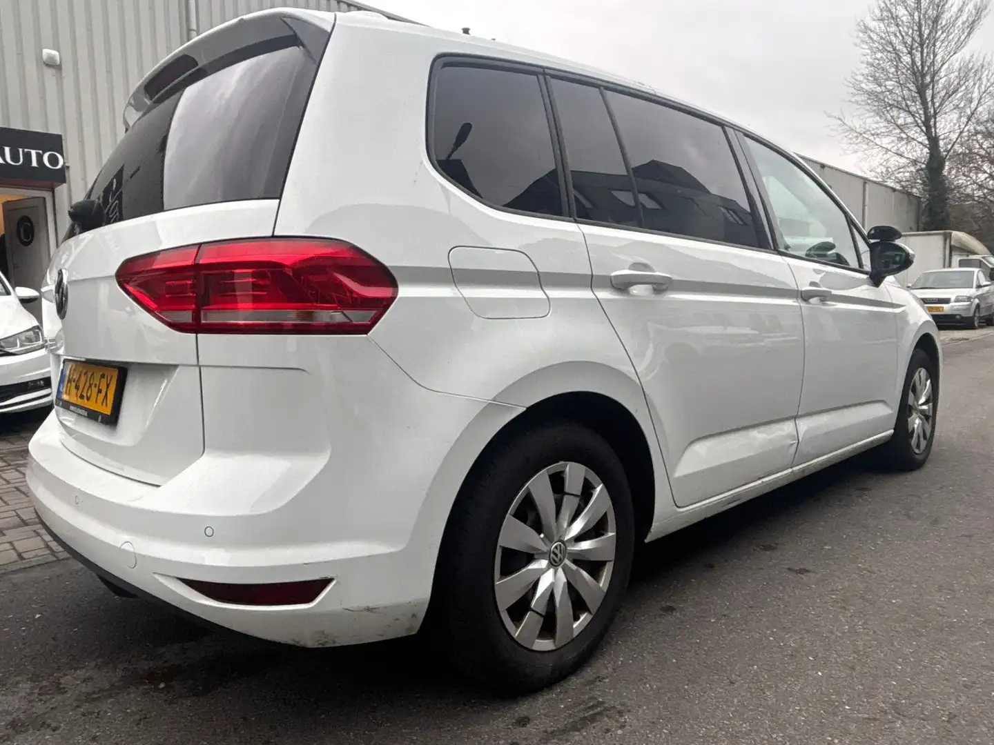 Volkswagen Touran 2.0 TDI AUTOMAAT / 174 DKM / HONDENWAGEN Weiß - 2