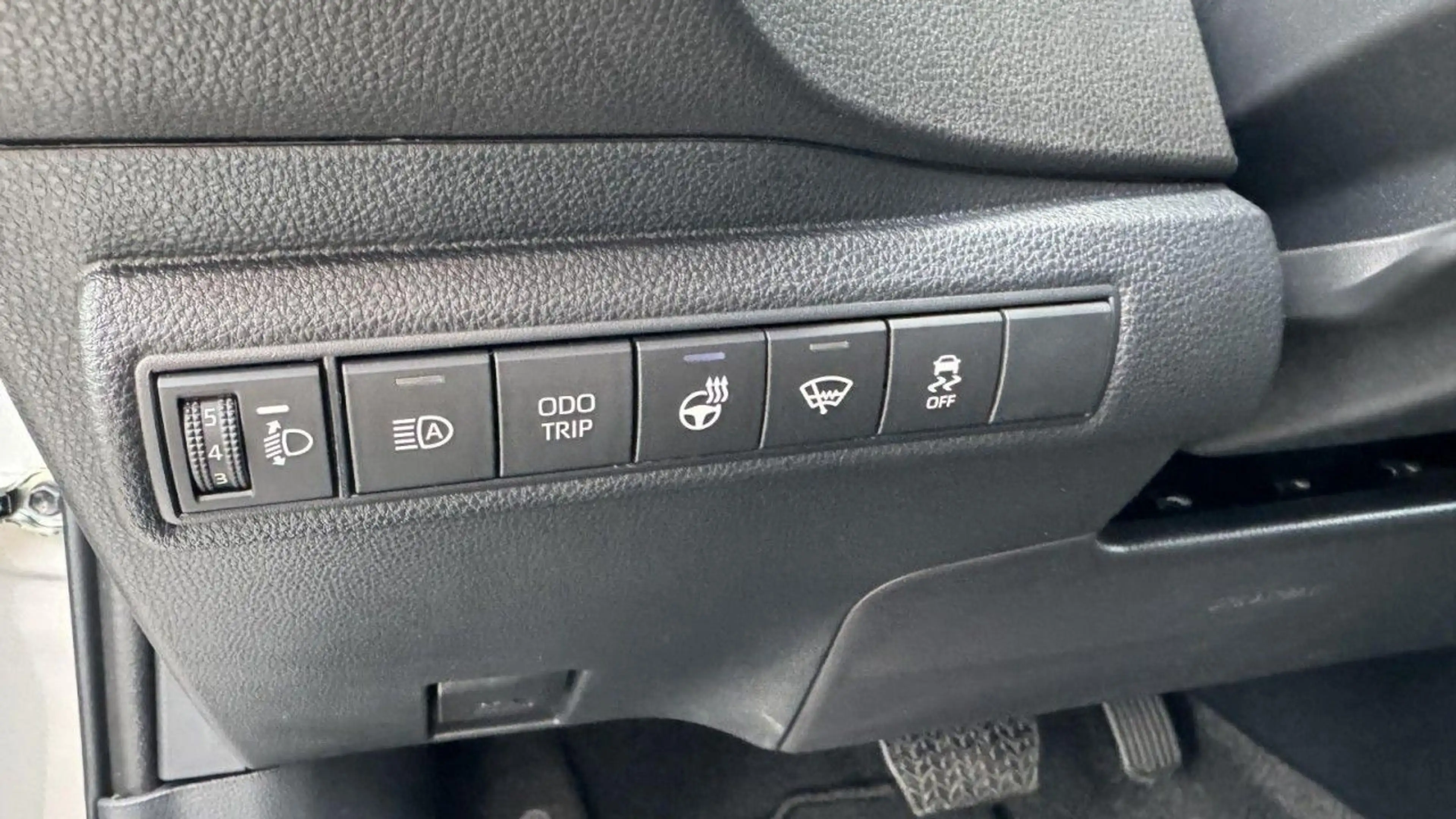 Suzuki Swace 1.8 Hybrid Comfort + NAV+SHZ+LHZ+RFS+ACC Klima — photo 12