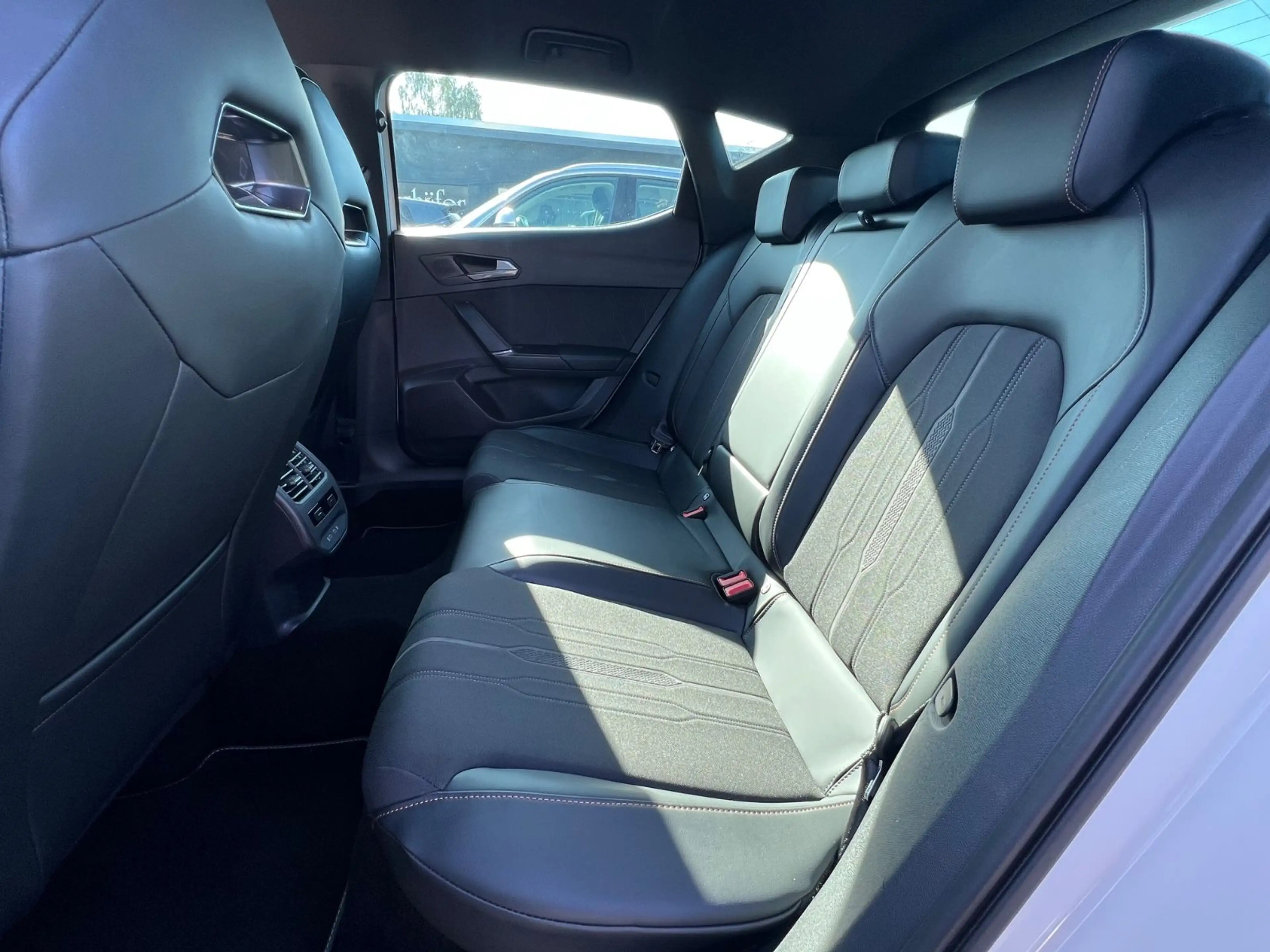 CUPRA Leon VZ e-Hybrid Schalensitz PDC LED Digital — photo 11