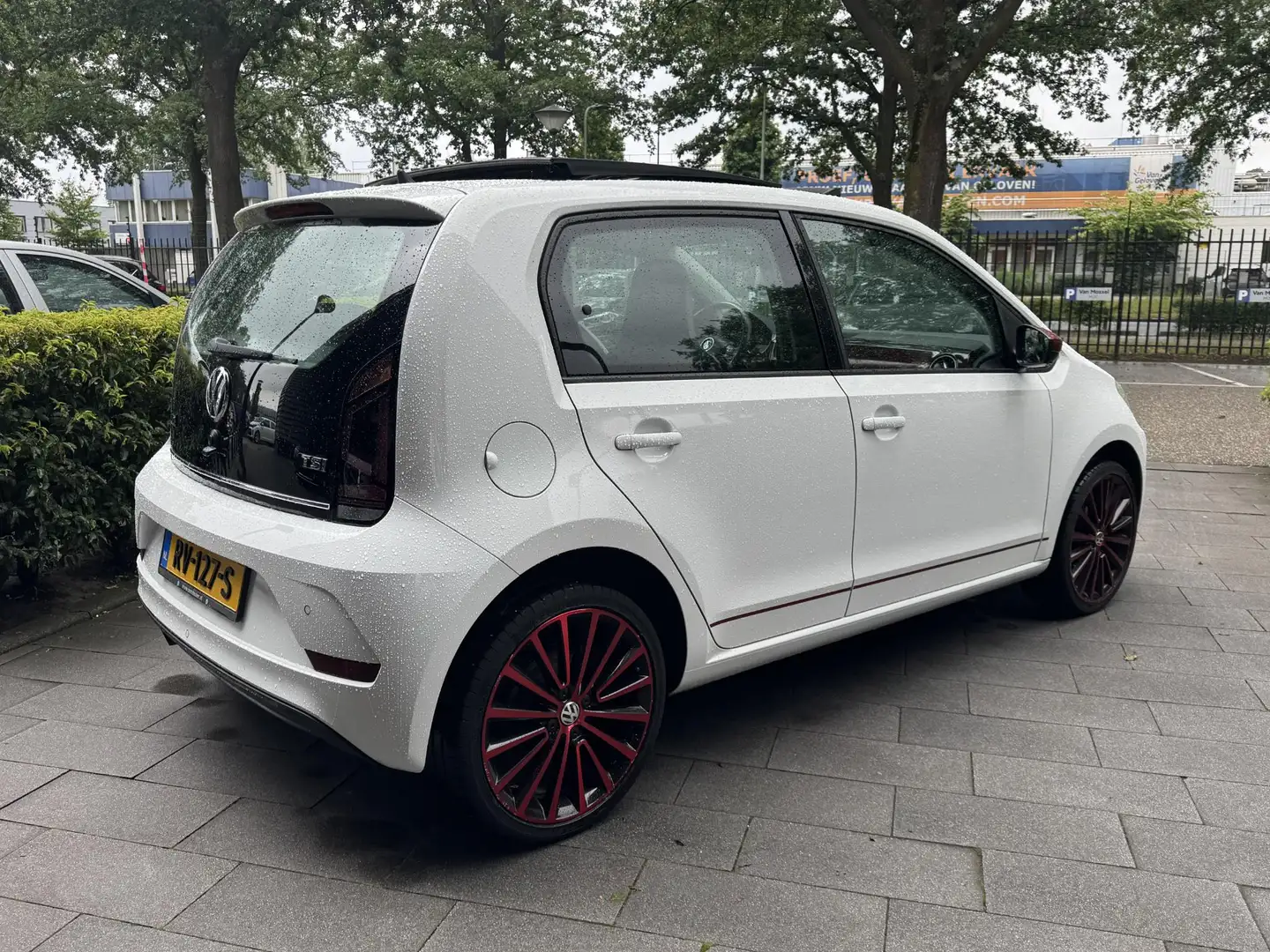Volkswagen up! 1.0 TSI BMT high up! | PANORAMADAK | BEATS AUDIO | Blanc - 2