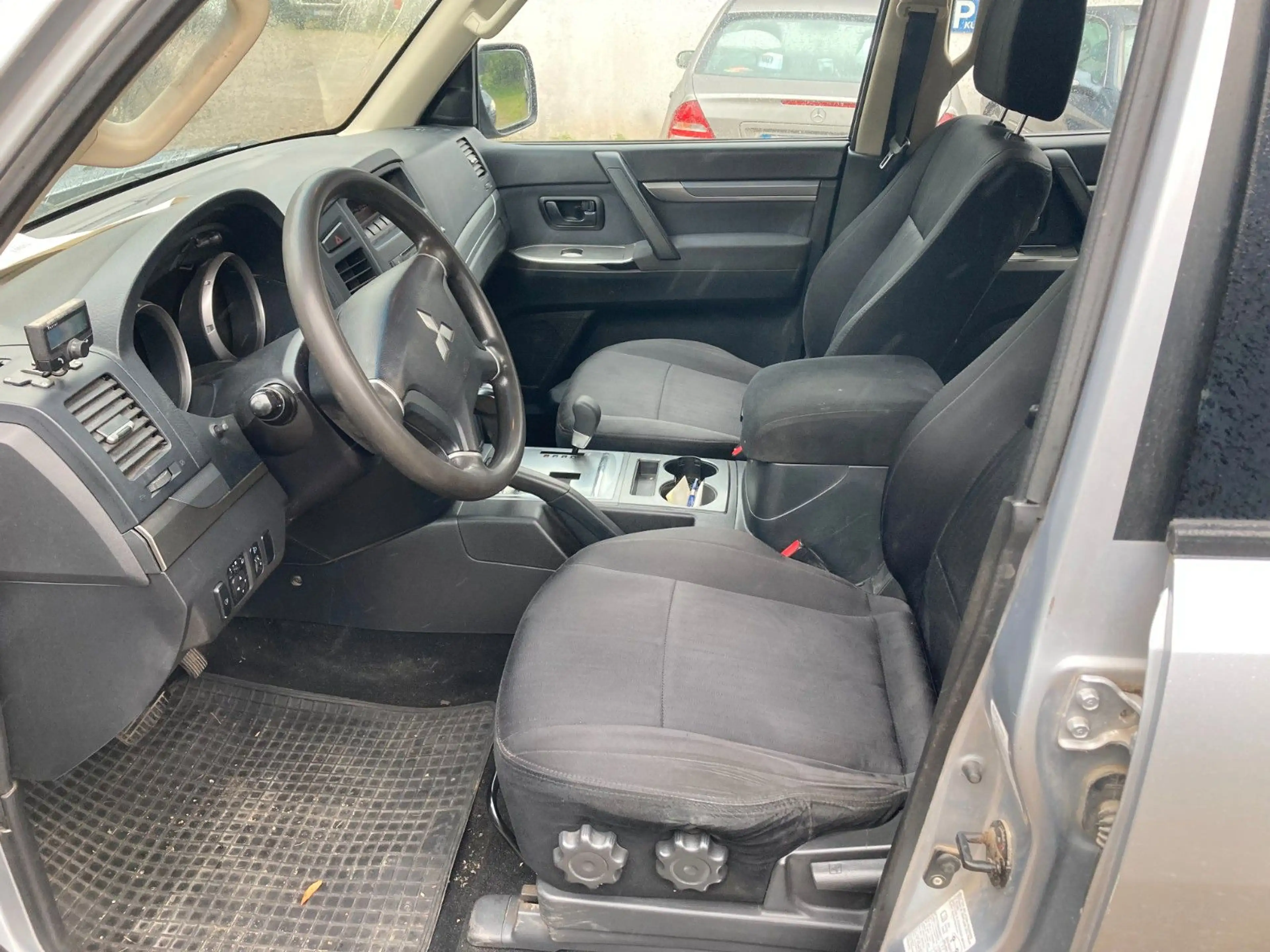 Mitsubishi Pajero 3.2 DI-D Invite — photo 9