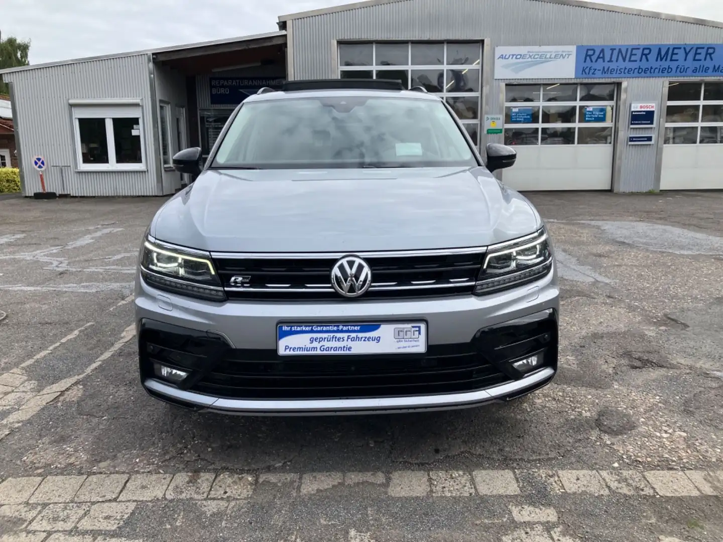 Volkswagen Tiguan Allspace Highline R-Line/Panorama/Head-Up Plateado - 2