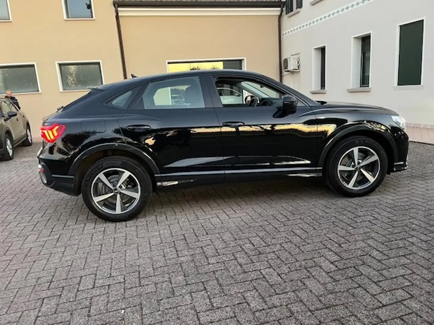 Audi Q3 Q 3 SPORTBACK 45 TFSI E DSG  s line 245cv MATRIX Nero - 1