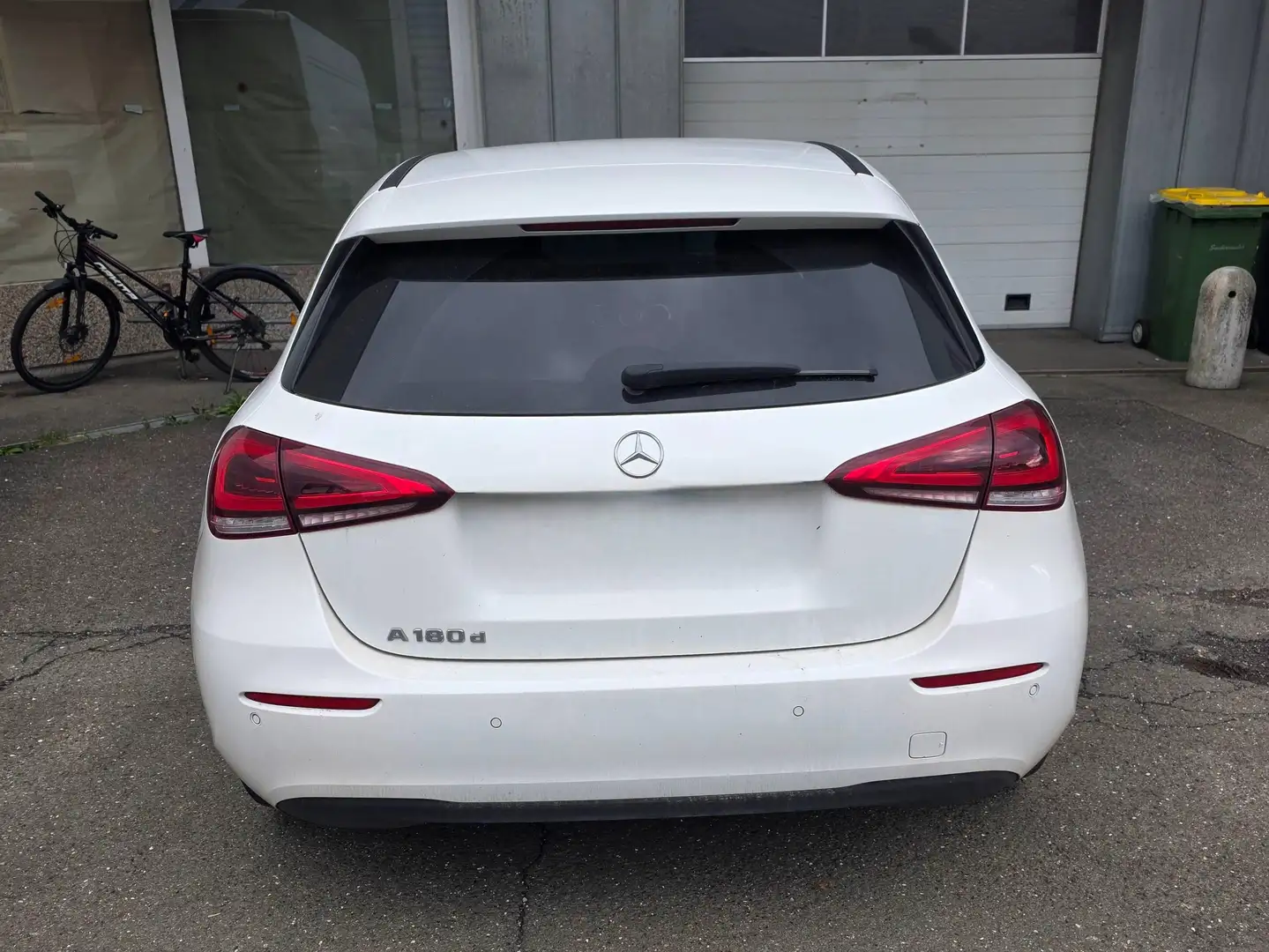 Mercedes-Benz A 180 A 180 d Aut. Weiß - 2