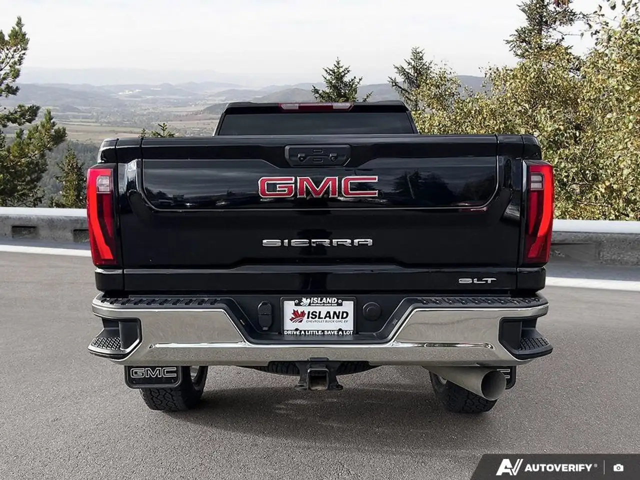 GMC Sierra 3500HD снимка GMC Sierra 3500HD