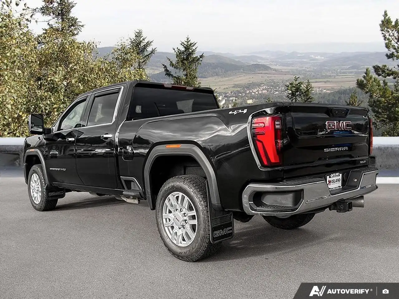 GMC Sierra 3500HD снимка GMC Sierra 3500HD