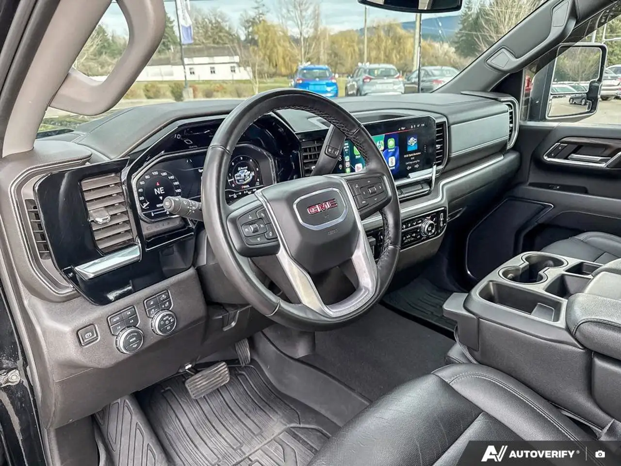 GMC Sierra 3500HD снимка GMC Sierra 3500HD