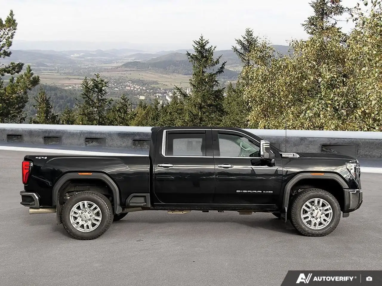 GMC Sierra 3500HD снимка GMC Sierra 3500HD