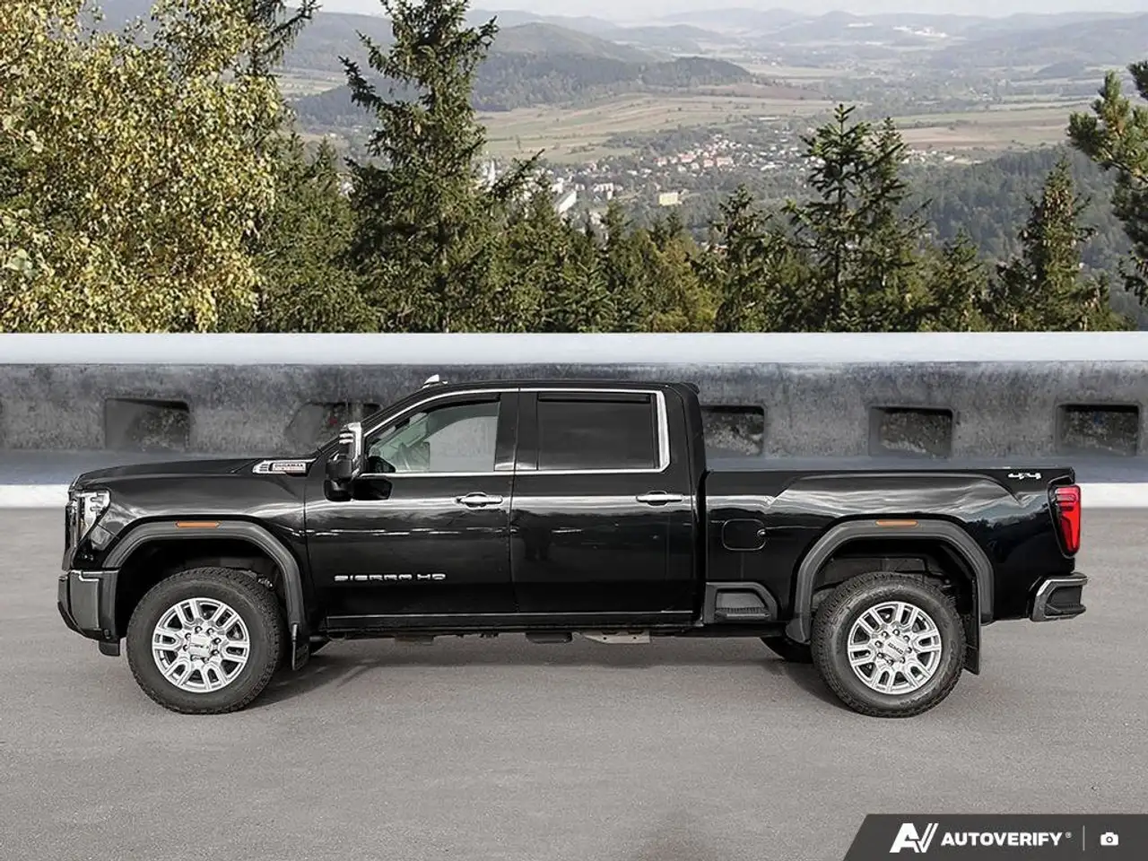 GMC Sierra 3500HD снимка GMC Sierra 3500HD