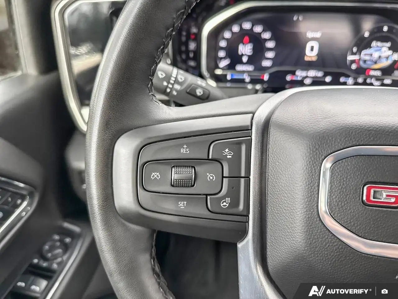 GMC Sierra 3500HD снимка GMC Sierra 3500HD