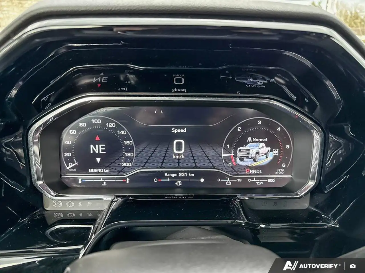 GMC Sierra 3500HD снимка GMC Sierra 3500HD