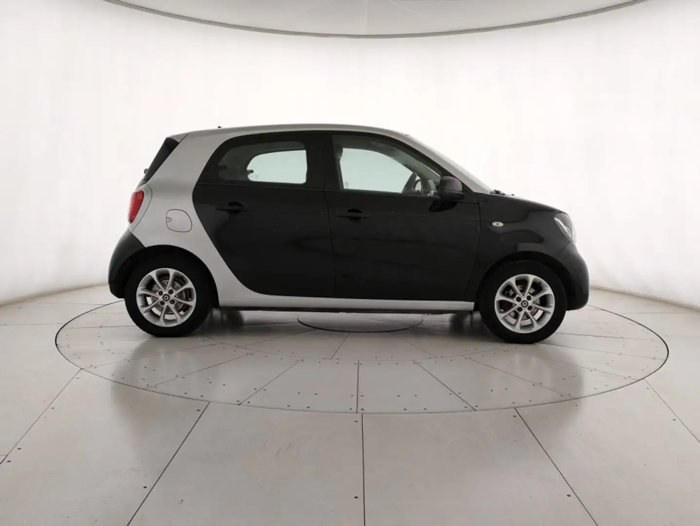 smart forFour Forfour 1.0 Youngster 71cv c/S.S. Schwarz - 2
