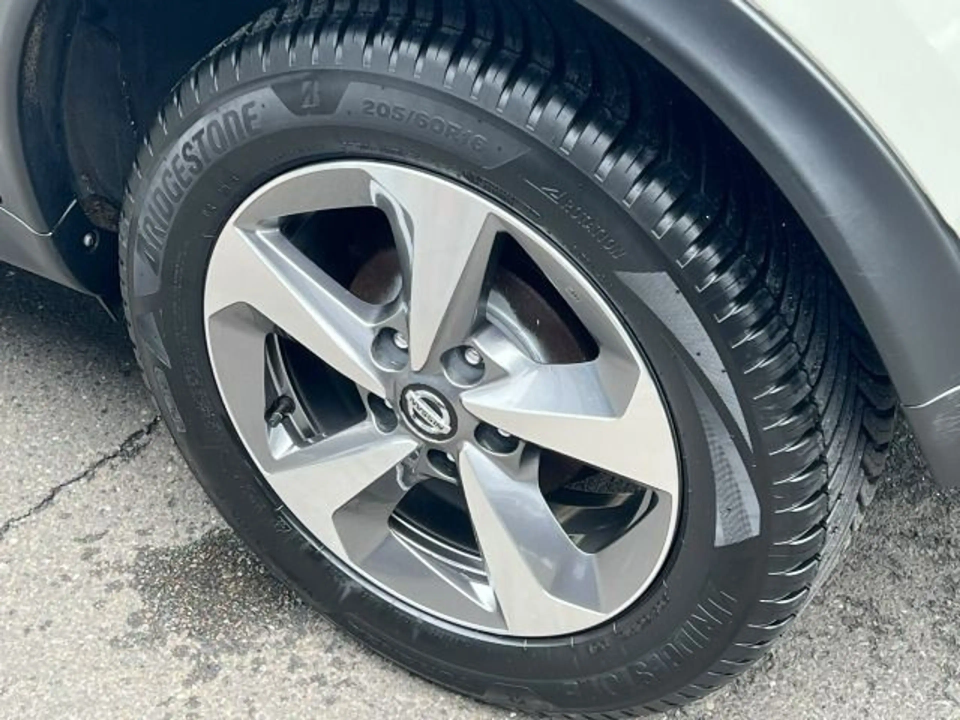 Nissan Juke 1.6 Enigma 4x2 *Allwetter* *360°* *Sitzh.* — photo 6