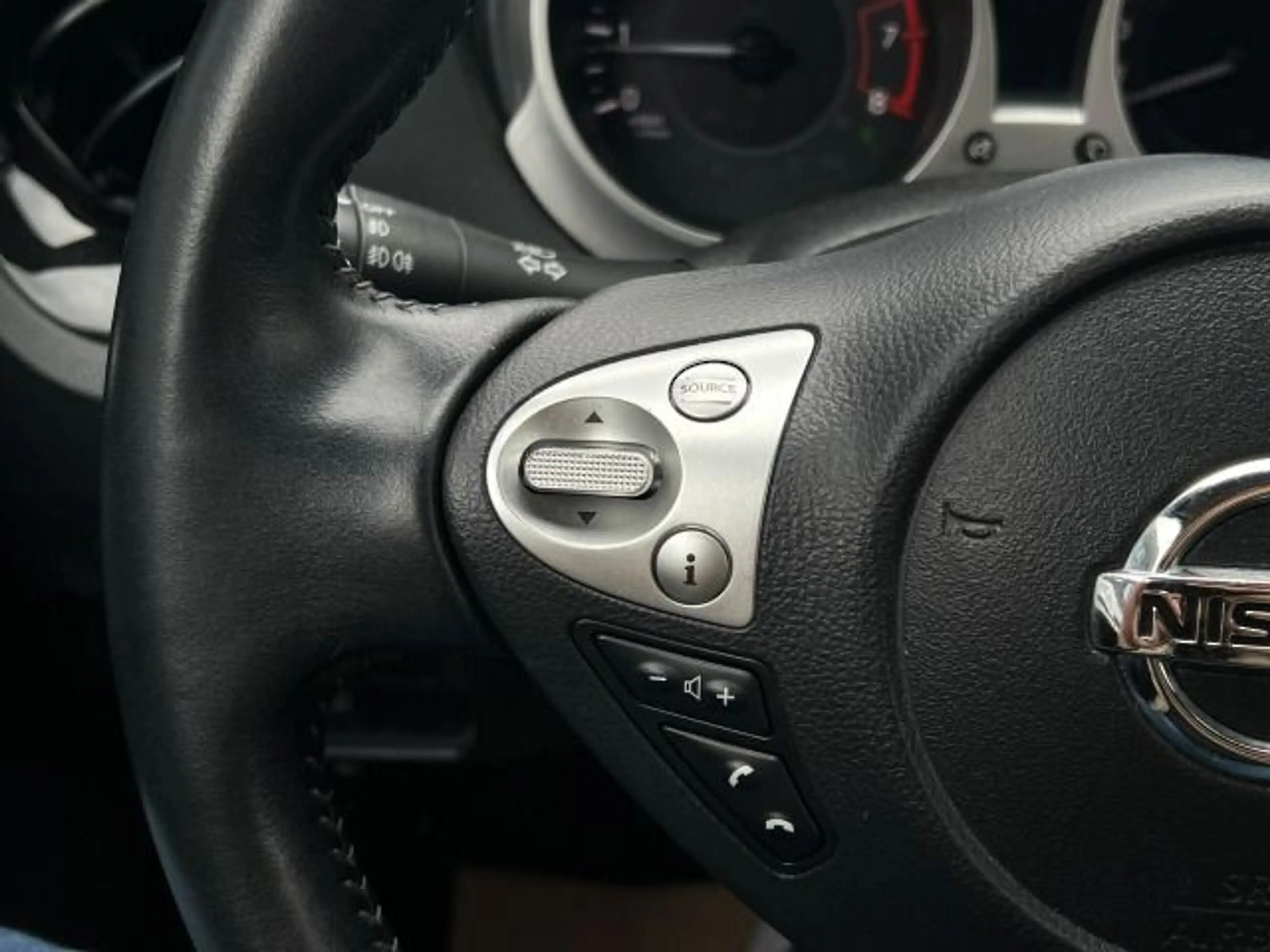 Nissan Juke 1.6 Enigma 4x2 *Allwetter* *360°* *Sitzh.* — photo 9