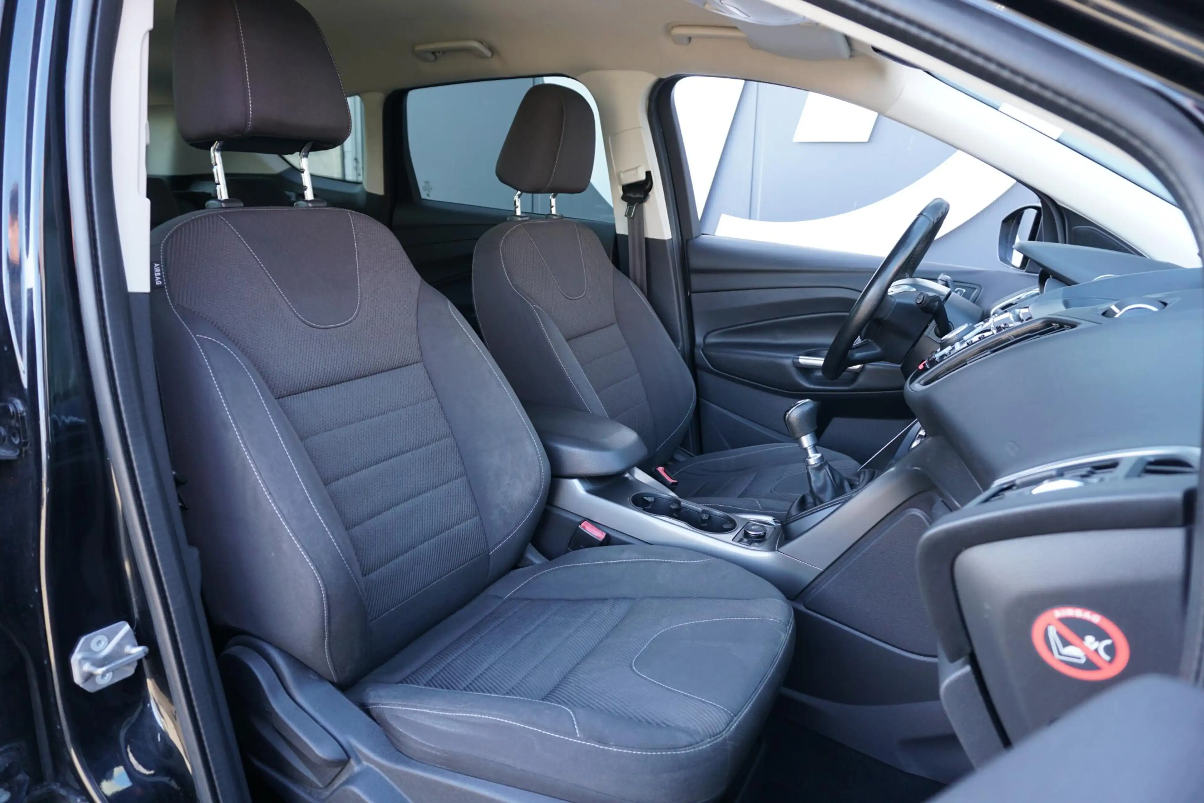 Ford Kuga 1.5 150PK + TREKHAAK / STOELVERWARMING — photo 8