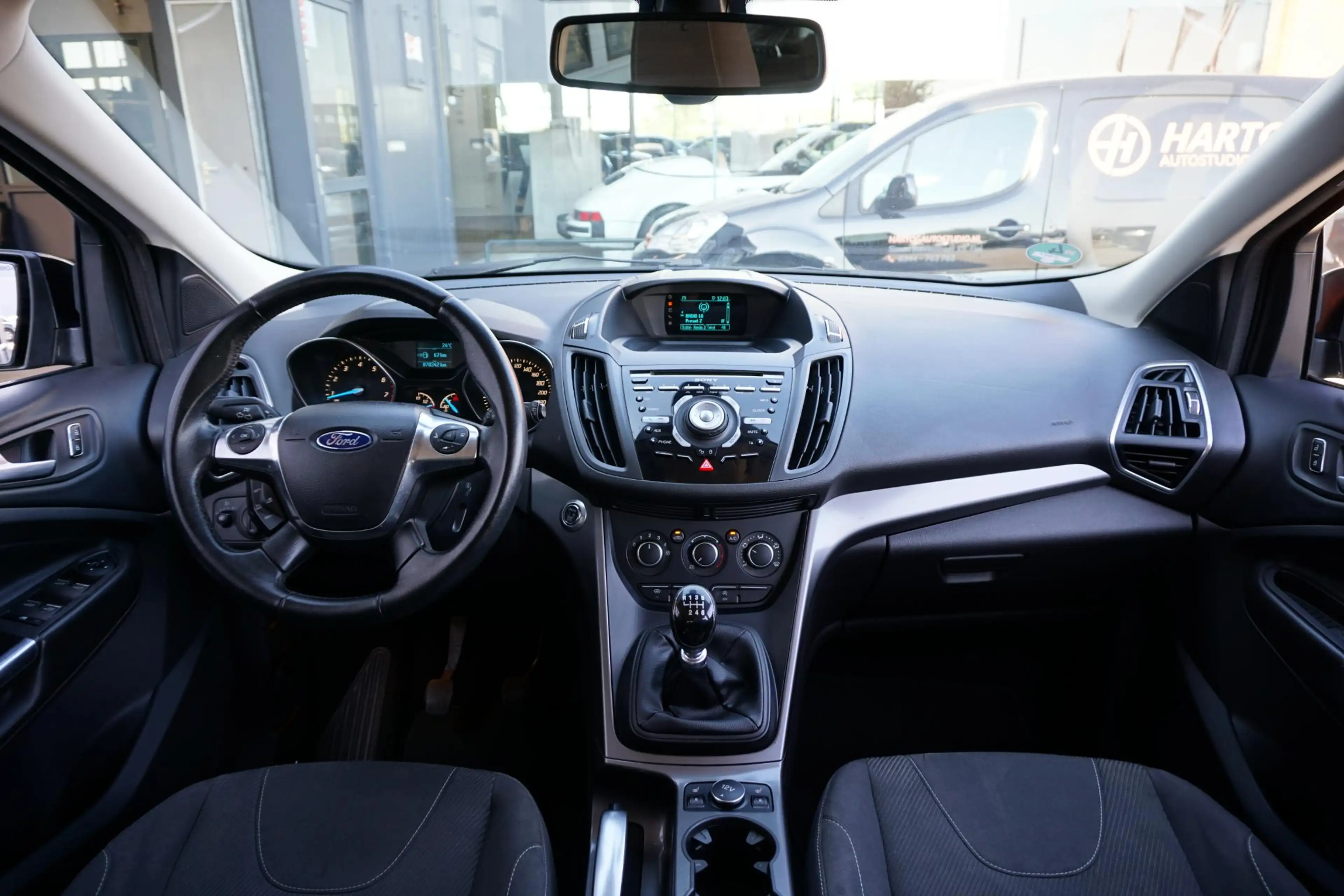 Ford Kuga 1.5 150PK + TREKHAAK / STOELVERWARMING — photo 3
