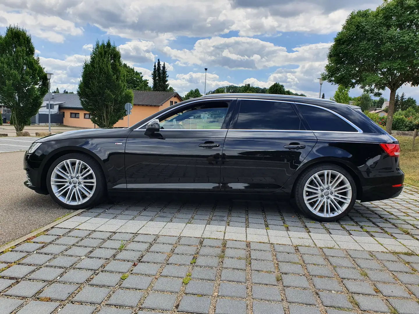 Audi A4 A4 Avant Avant 1.4 TFSI sport Schwarz - 1