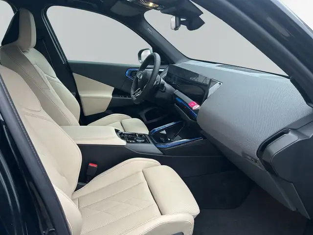 BMW X3 view 9