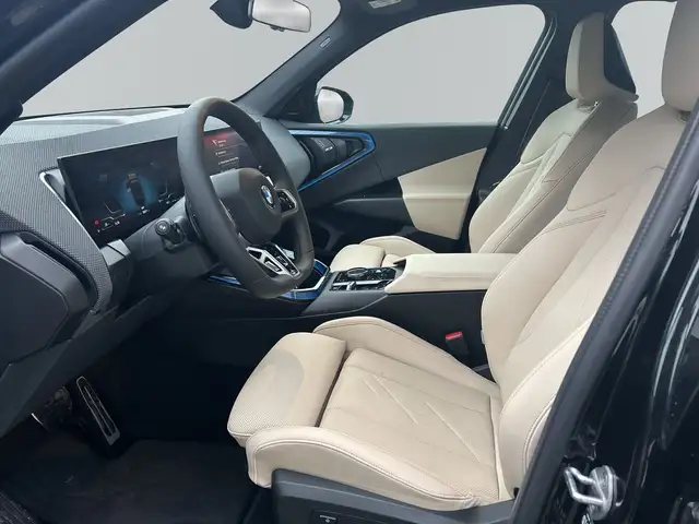 BMW X3 view 8