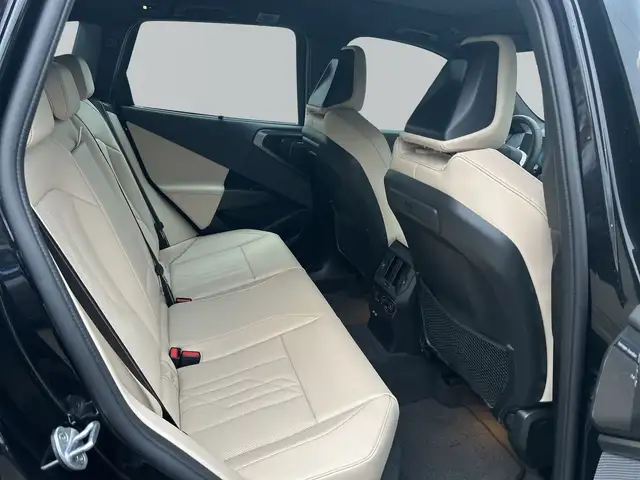 BMW X3 view 11