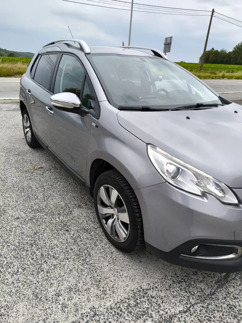 Peugeot 2008 Gris - 2