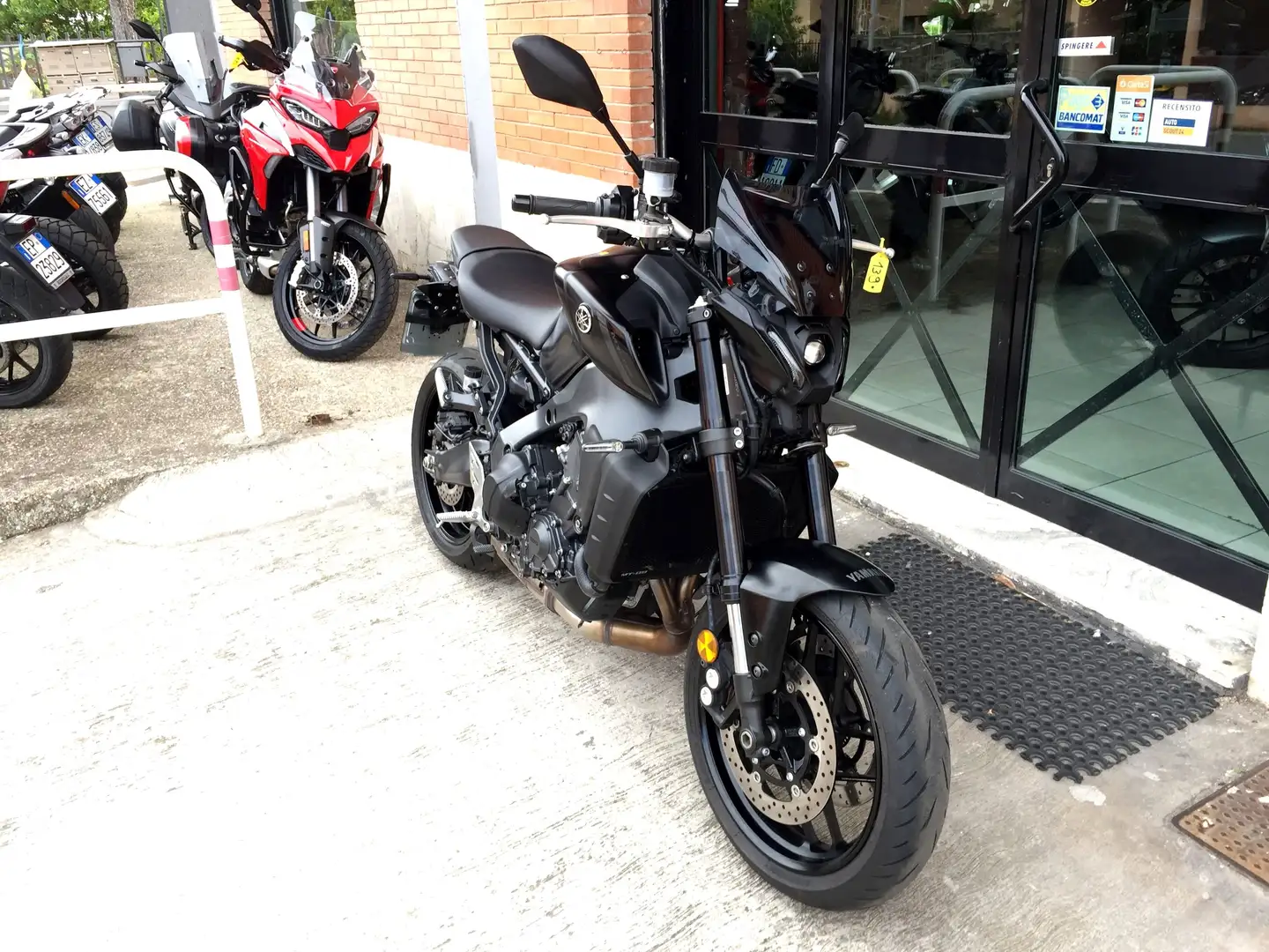 Yamaha MT-09 2023 - PERMUTE - FINANZIAMENTI Nero - 2