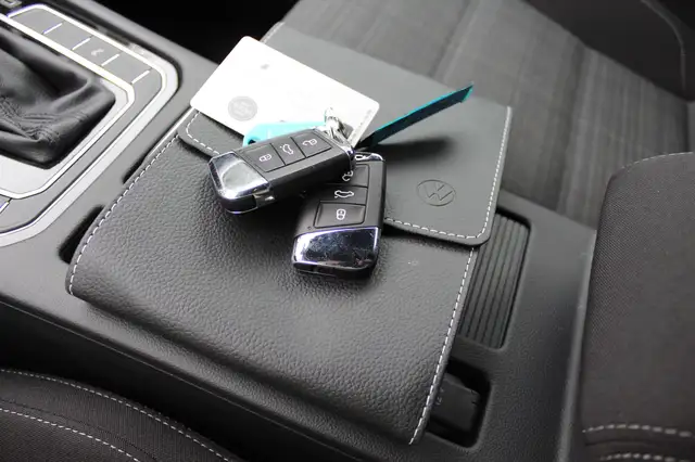 Volkswagen Passat view 27