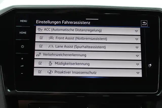 Volkswagen Passat view 22