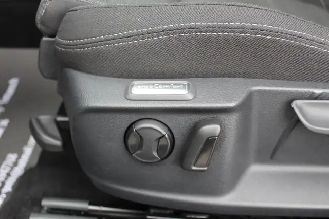 Volkswagen Passat view 15